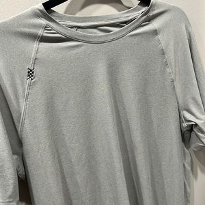 Rhône men’s t shirt medium